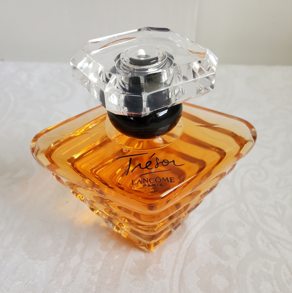 Tresor Lancome Paris Perfume *authentic* NEW